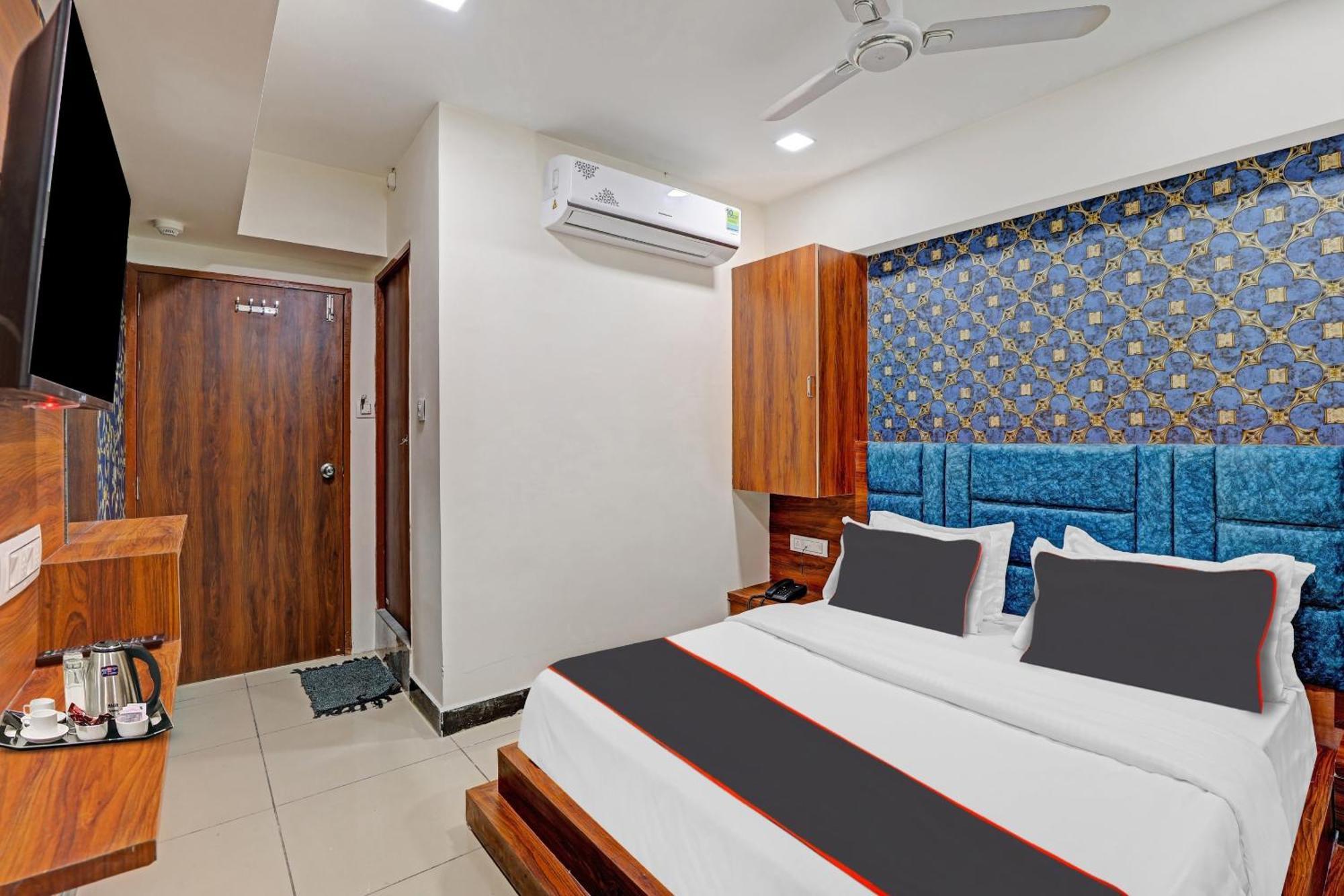 Capital O Bhavya Villa Ahmedabad Exterior photo