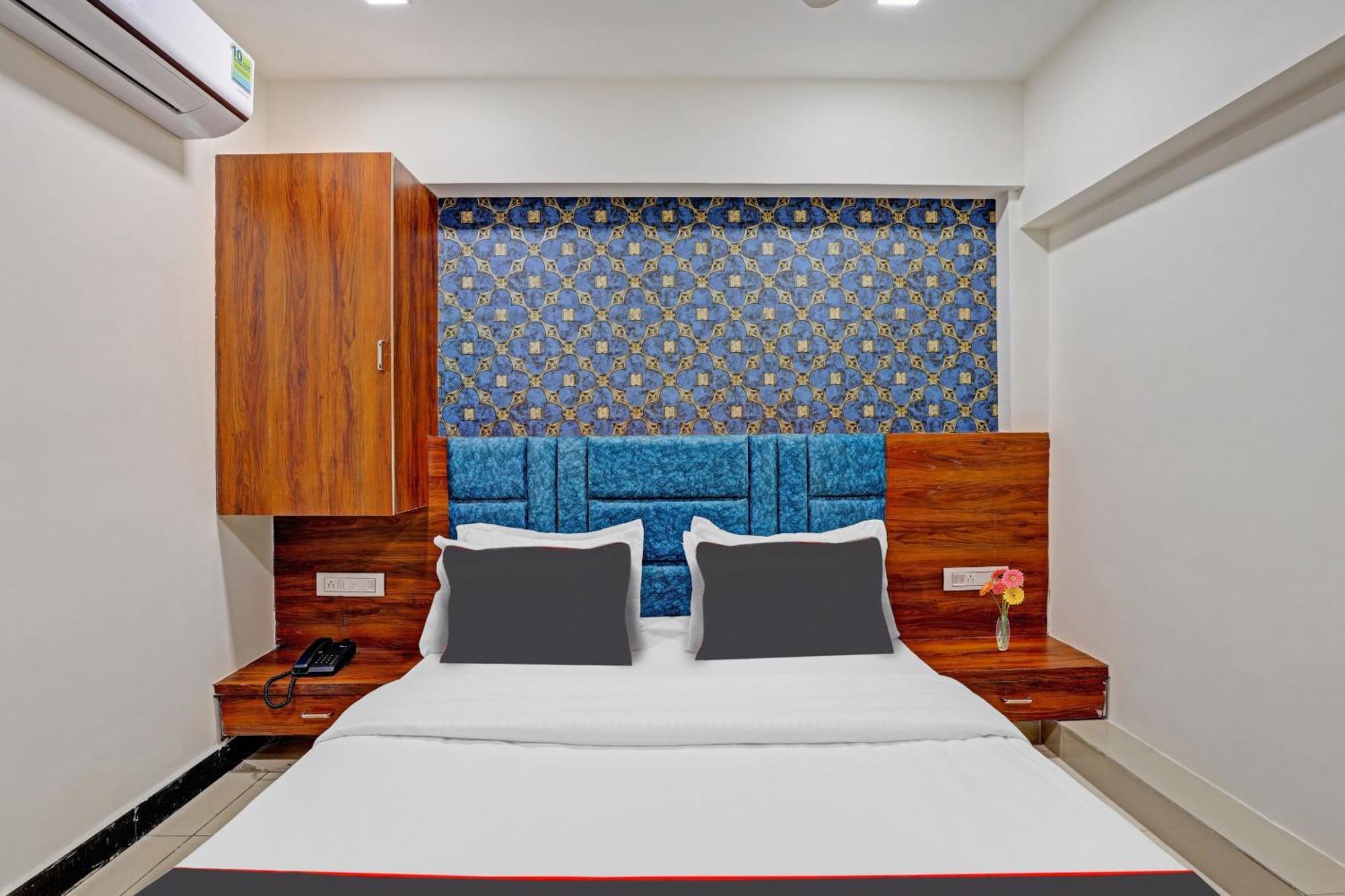 Capital O Bhavya Villa Ahmedabad Exterior photo