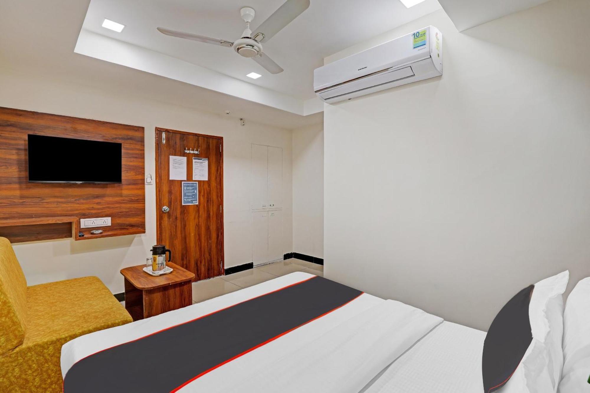Capital O Bhavya Villa Ahmedabad Exterior photo