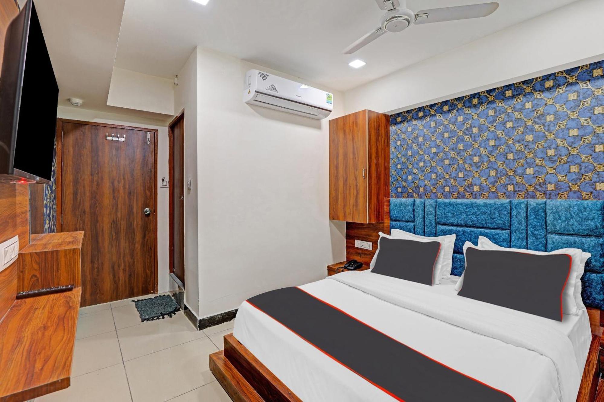 Capital O Bhavya Villa Ahmedabad Exterior photo